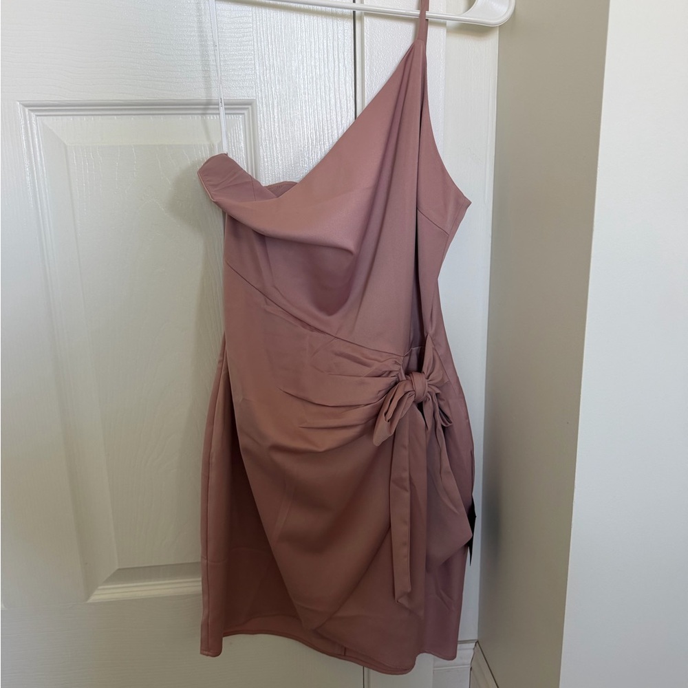 Lulu’s One-Shoulder Mauve Tie-Waist Dress